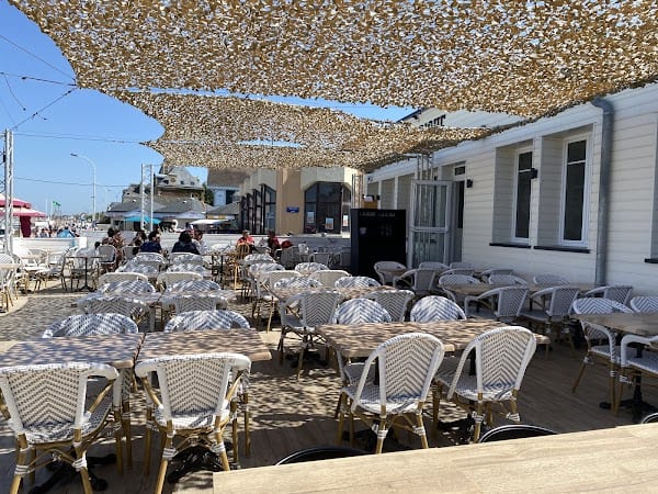 Restaurant La Fabrique à Lion-sur-Mer, France