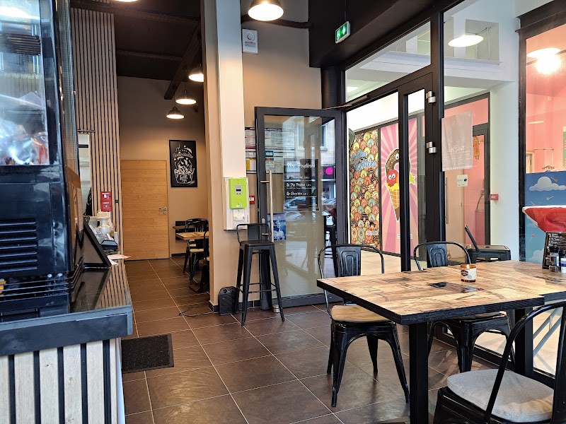 Restaurant La Frite Canadienne à Cambrai, France