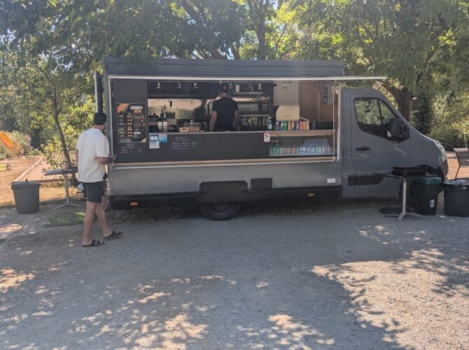 Restaurant La Guinguette Food truck à Roquebrune-sur-Argens, France