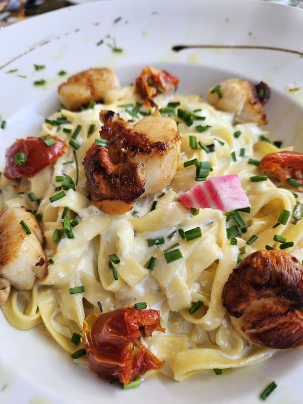 LA MARÉE, Restaurant de Poissons et Fruits de Mer à La Rochelle, France