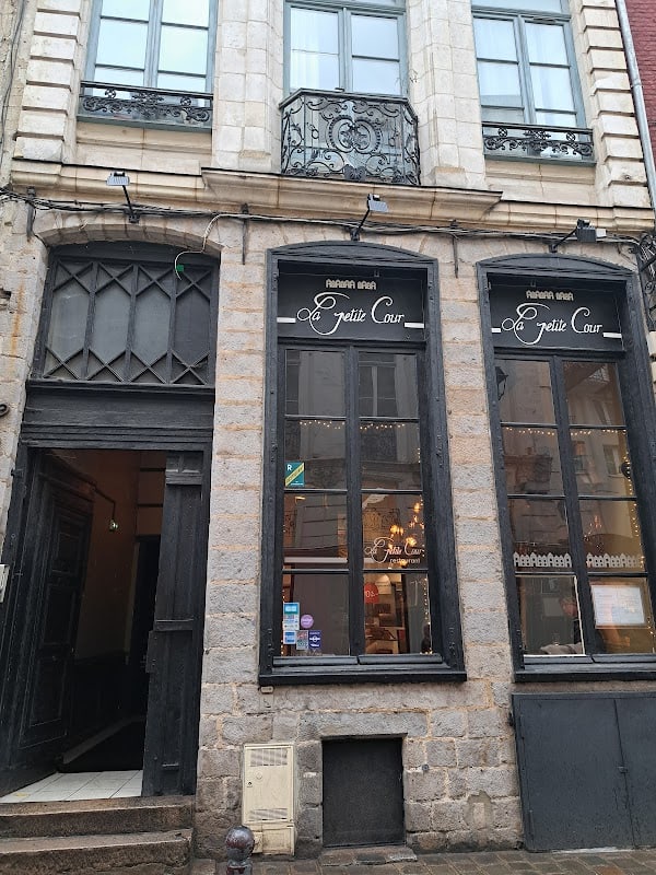Restaurant La Petite Cour à Lille, France