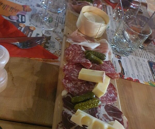 Restaurant La petite Ferme Laon à Laon, France