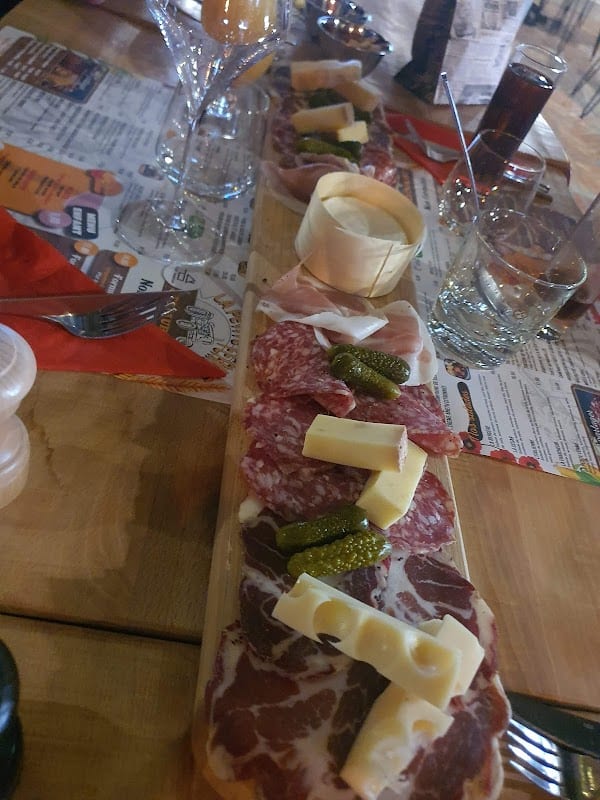 Restaurant La petite Ferme Laon à Laon, France