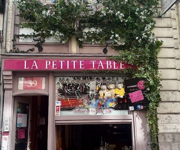 Restaurant La Petite Table – Estaminet Vieux Lille à Lille, France
