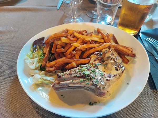 Restaurant La Taverne à Lion-sur-Mer, France