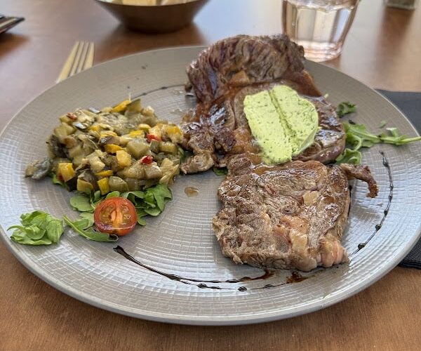 Restaurant LA VILLA DES LYS à Cholet, France