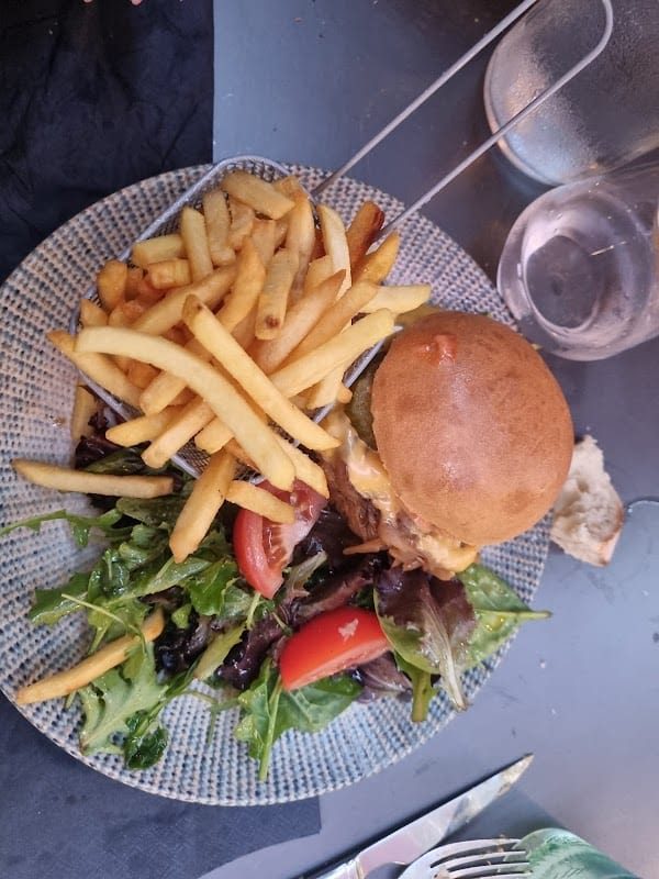 Restaurant L’Almara à Saint-Priest, France