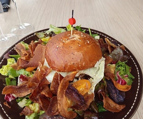 Restaurant L’Ami Provençal à Fontvieille, France