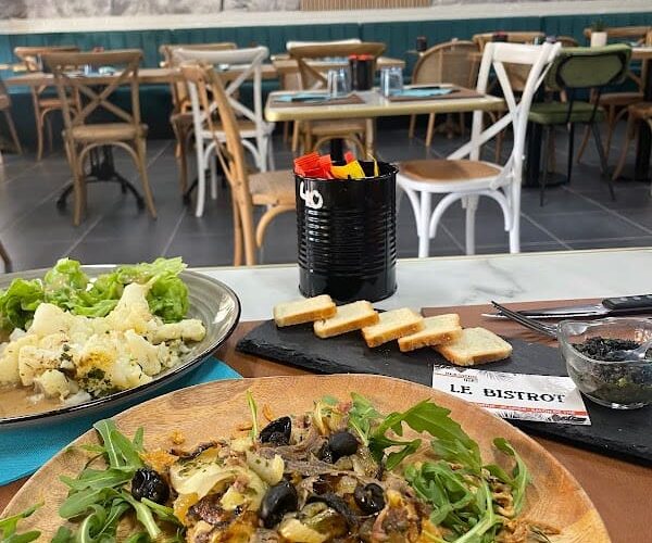Restaurant Le Bistrot – Centre commercial Carrefour Uzès à Uzès, France
