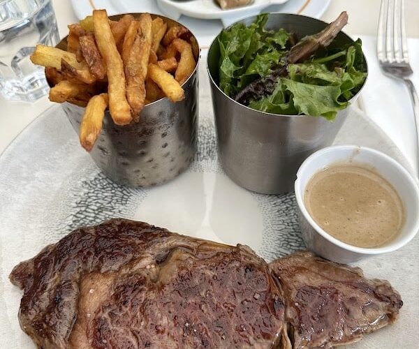 Restaurant Le Café du Commerce à Biarritz, France