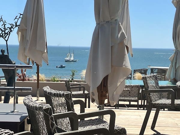 Restaurant Le Cayola à Les Sables-d'Olonne, France