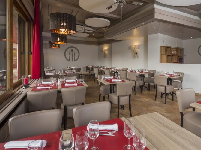 Le Continental Restaurant à Crans-Montana, Suisse