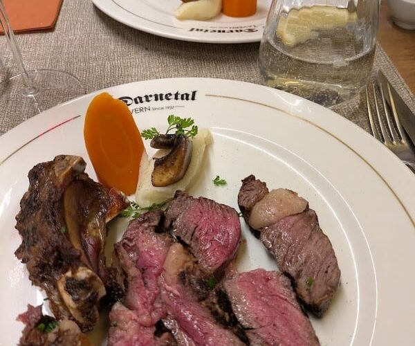 Restaurant Le Darnétal à Montreuil-sur-Mer, France