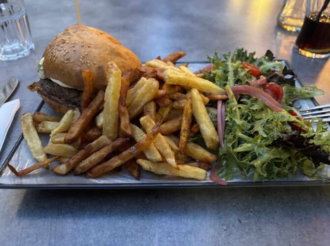 LE F2 Restaurant à Lyon, France