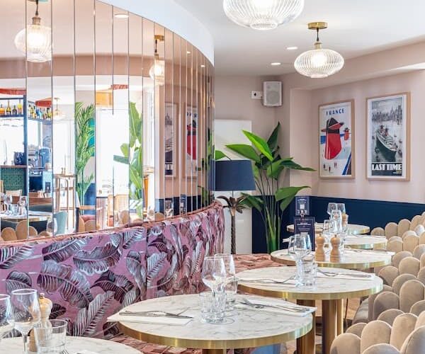 Le France – Restaurant de plage à Saint-Nazaire, France