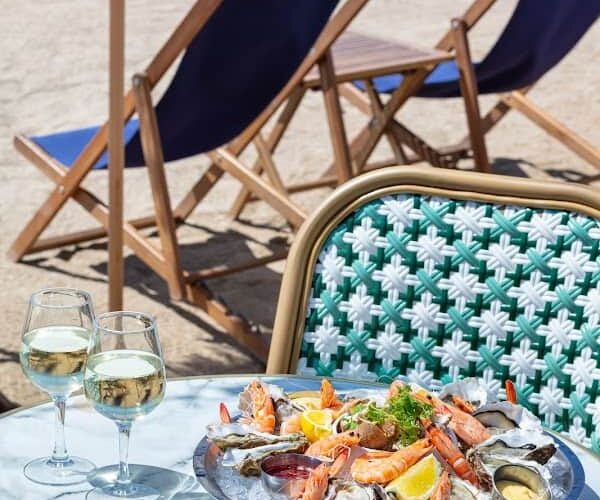 Le France – Restaurant de plage à Saint-Nazaire, France