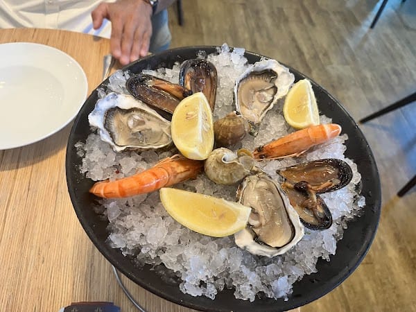 Restaurant Le Paradis Marin à Saint-Laurent-du-Var, France