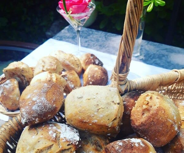 Restaurant Le Parvis à Saintes, France
