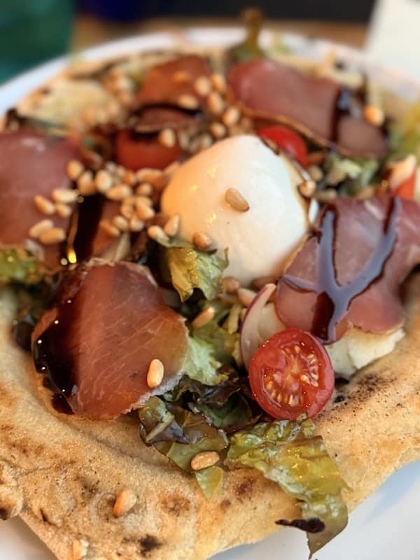 Le Patio-Pinarello Restaurant Pizzeria à Sainte-Lucie-de-Porto-Vecchio, France