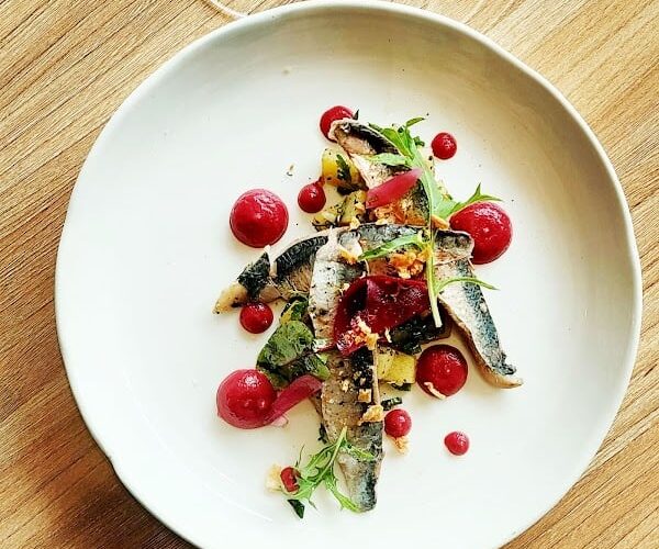 Restaurant le pèbre d’aï à Saint-Quentin-la-Poterie, France