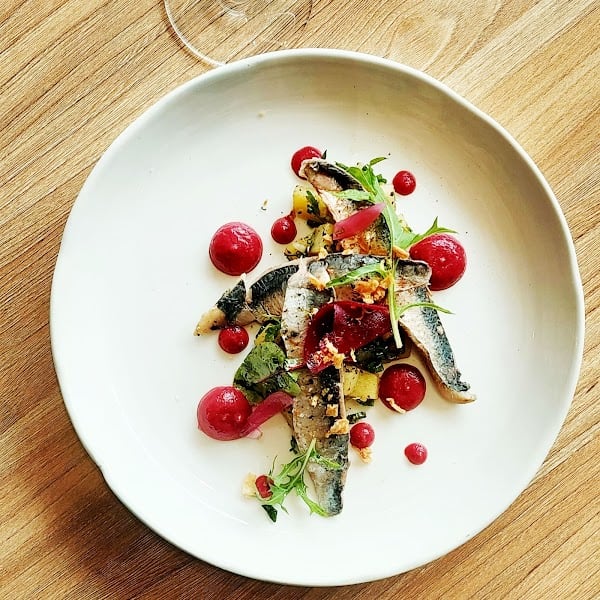 Restaurant le pèbre d’aï à Saint-Quentin-la-Poterie, France