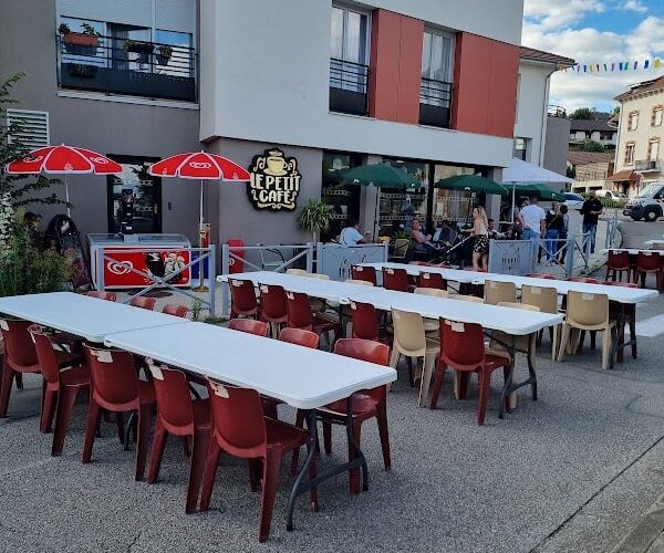 Restaurant Le petit café à Saint-Jean-de-Moirans, France