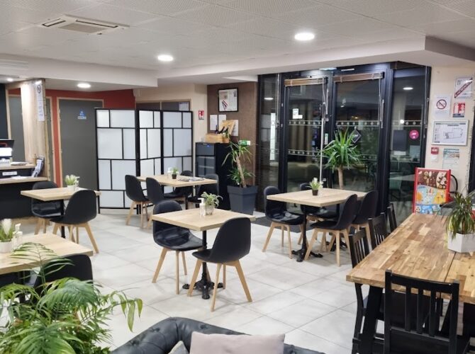 Restaurant Le petit café à Saint-Jean-de-Moirans, France