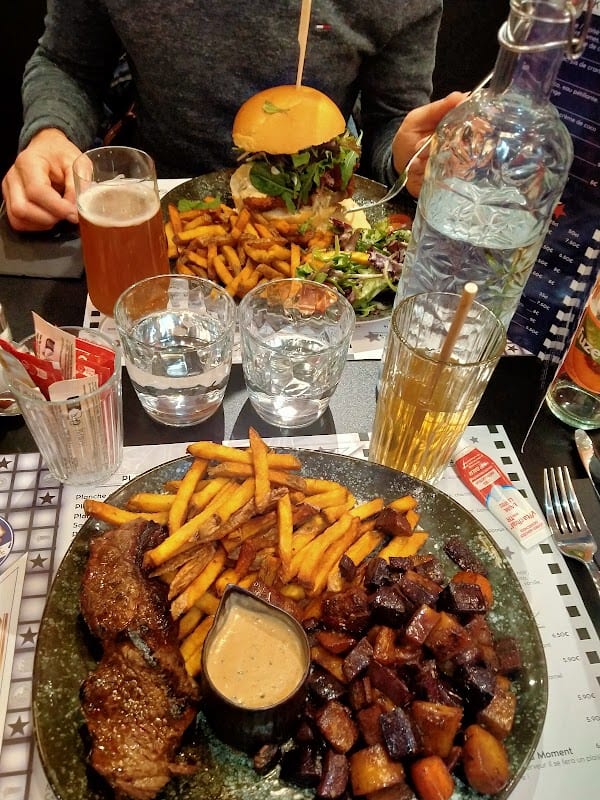 Restaurant Le Petit Scénario à Saint-Priest, France