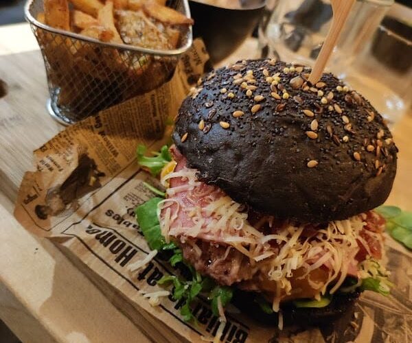 Restaurant Le QG à Niort, France