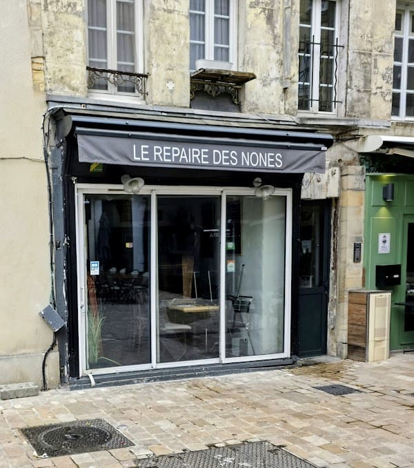 Restaurant Le Repaire des Nones à Caen, France