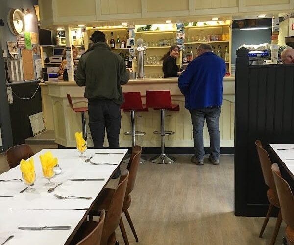 Restaurant Le Resto d’ la Poste à Le Breuil, France