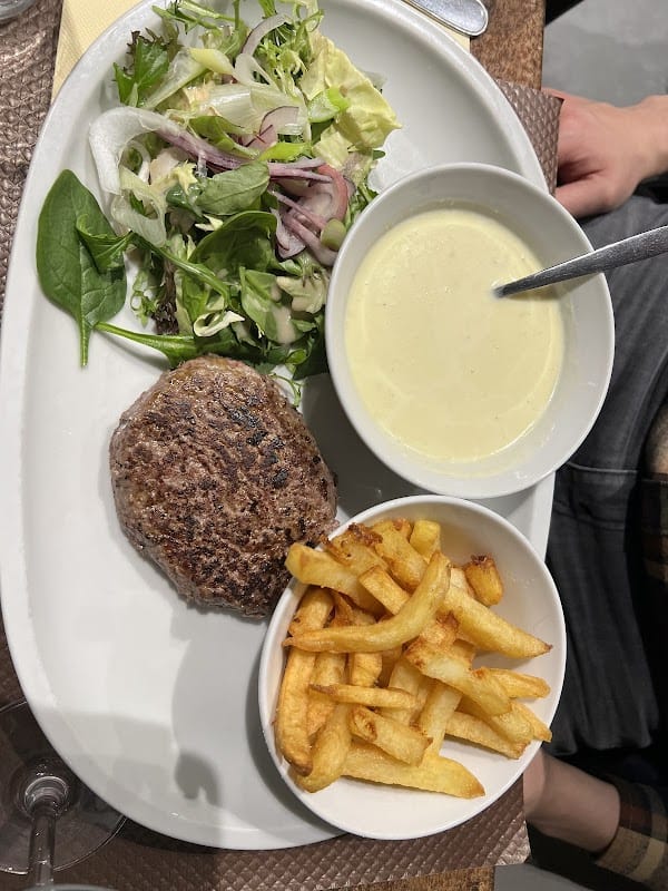 Restaurant Le Saint-Laurent Café à Saint-Laurent-du-Var, France