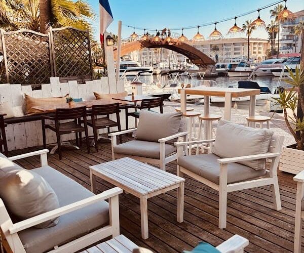 Restaurant Le Salombo port frejus à Fréjus, France