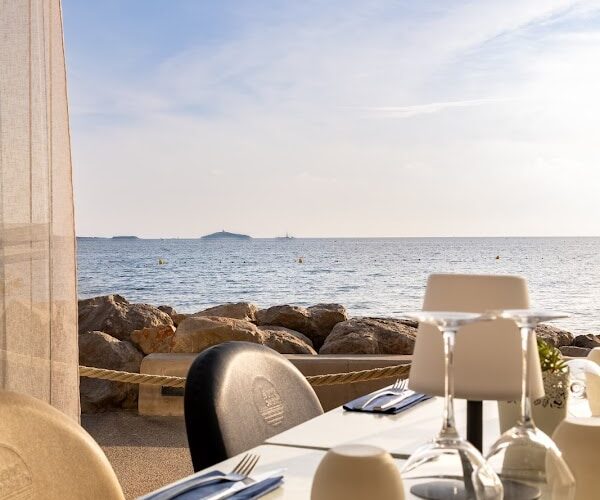 Restaurant Le Sana Beach à Sanary-sur-Mer, France