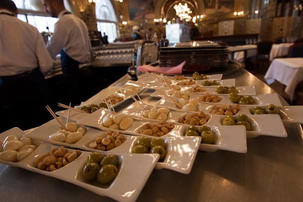 Restaurant Le Train Bleu à Paris, France