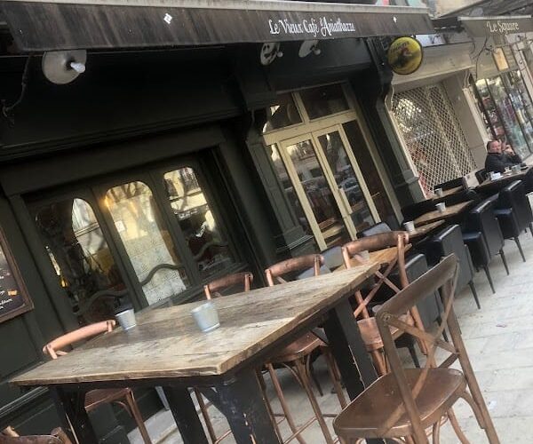 Restaurant Le Vieux Café à Uzès, France