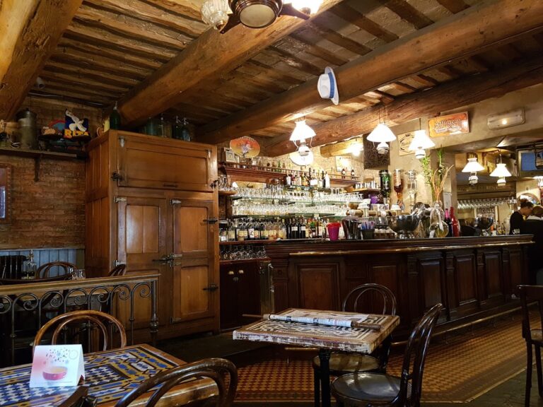 Restaurant Le Vieux Café à Uzès, France