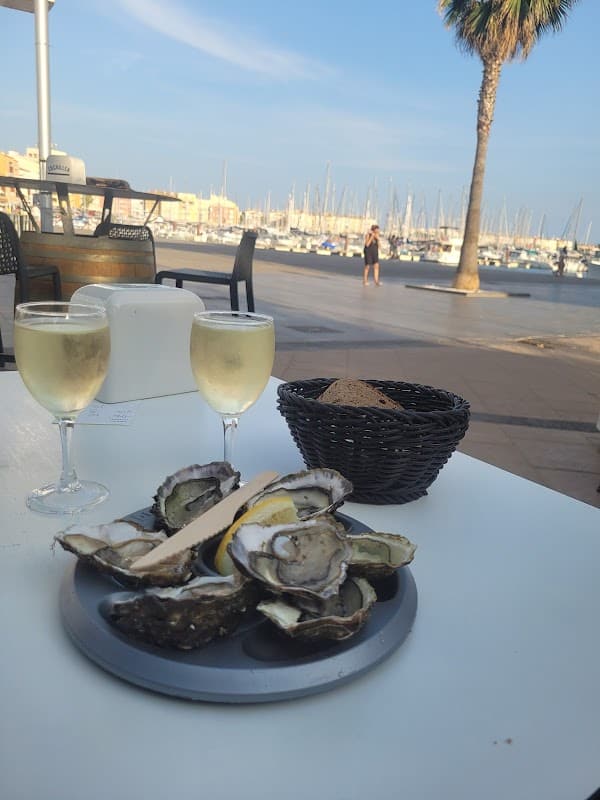 Restaurant L’écailler – Bar à Huîtres à Agde, France