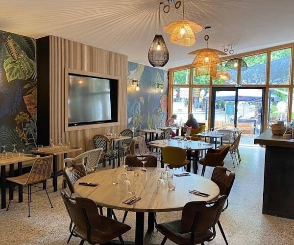 Restaurant Les Canisses à Fontvieille, France