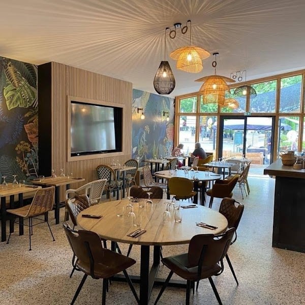 Restaurant Les Canisses à Fontvieille, France