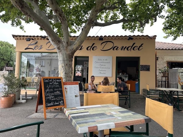 Restaurant Les Délices De Daudet à Fontvieille, France