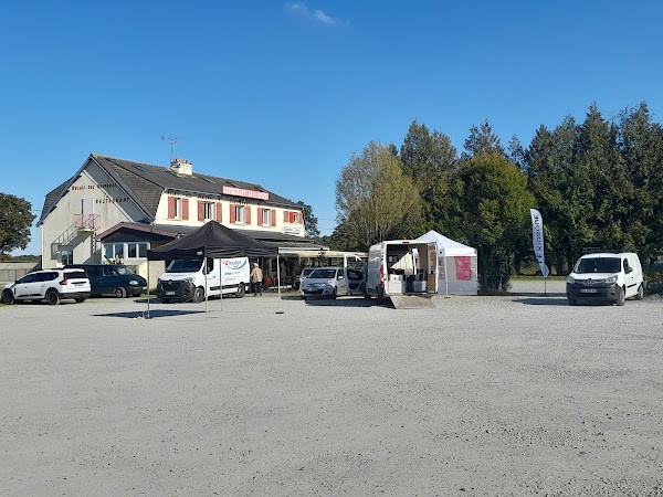 Restaurant L’Hermine à Aron, France
