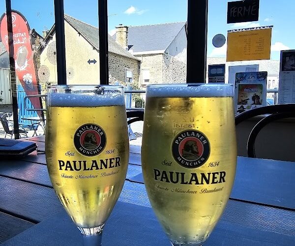 Restaurant L’imprévu à Ambrières-les-Vallées, France