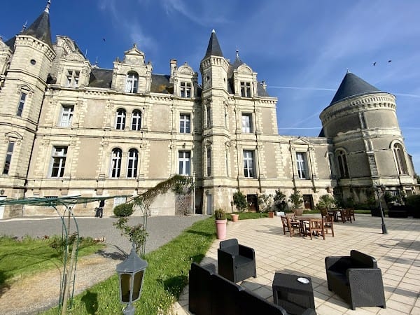 Restaurant Logis Château de la Tremblaye à Cholet, France