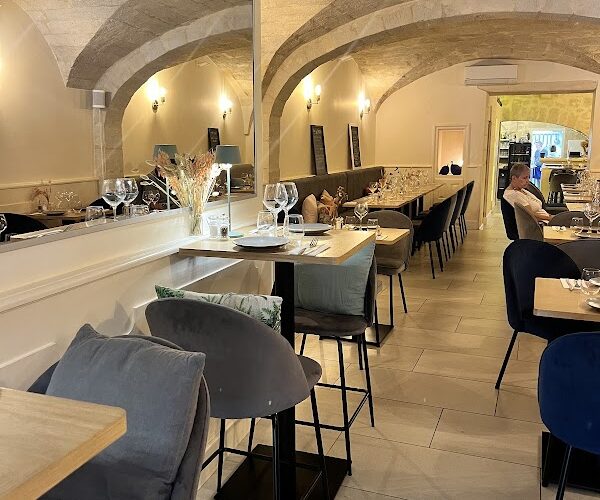 L’Uzège Restaurant à Uzès, France