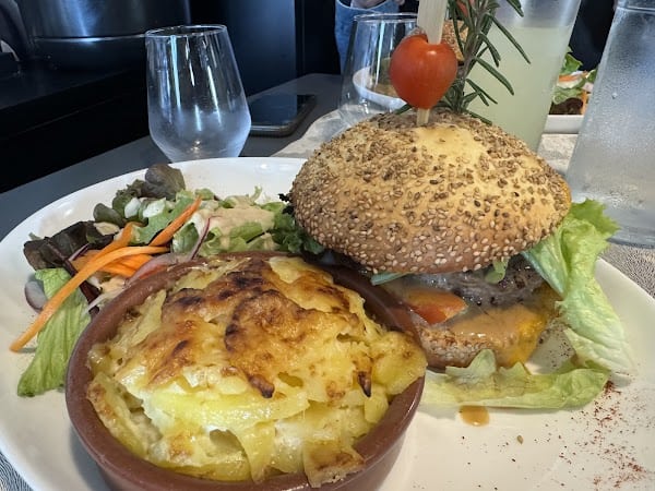 Restaurant Ma Chère Et Tendre à Les Sables-d'Olonne, France