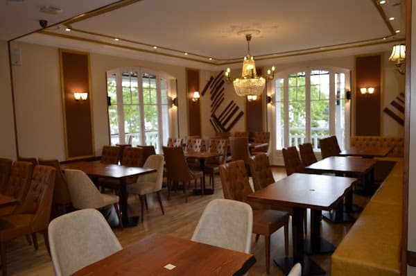 MAVIE HARMAN Elysées Restaurant Turc&méditerranéen à Grenoble, France