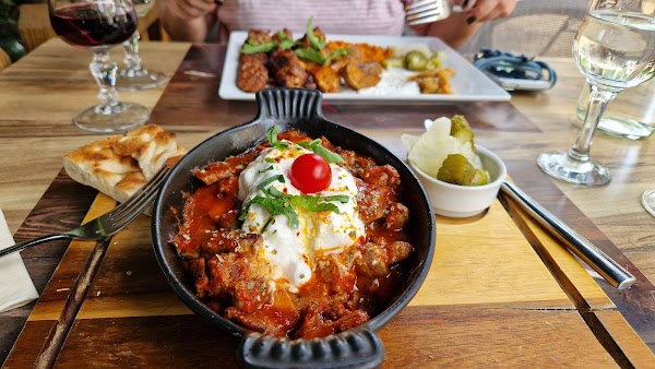 MAVIE HARMAN Elysées Restaurant Turc&méditerranéen à Grenoble, France