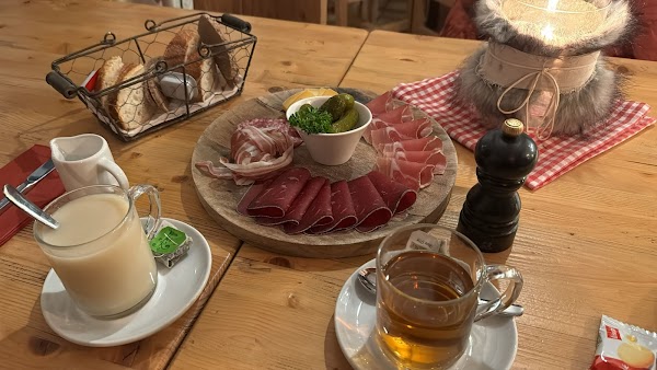 Restaurant Mayen de la Cure à Crans-Montana, Suisse