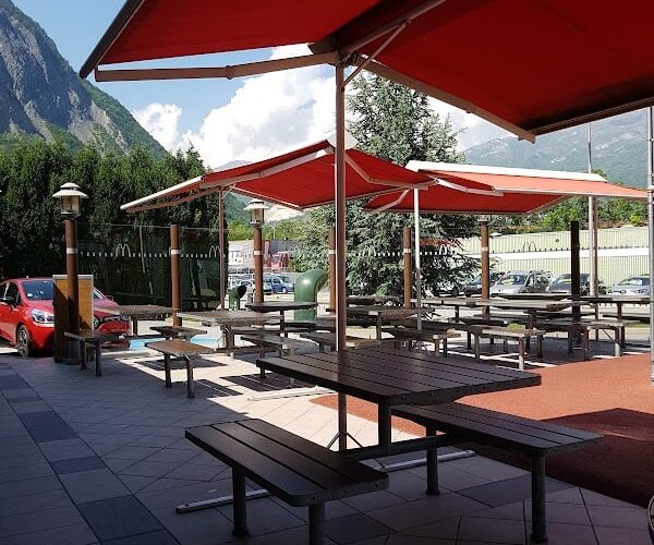 Restaurant McDonald’s à Saint-Jean-de-Maurienne, France